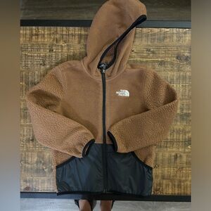 North Face fleece hoodie size 6/7 little kids
